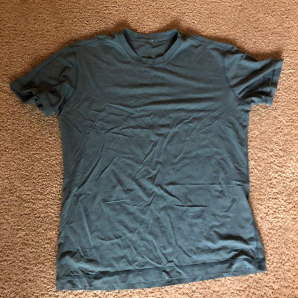 Lululemon T-shirt size L